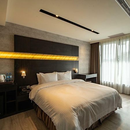 Fengjia Hotel Bell Taichung Exterior photo