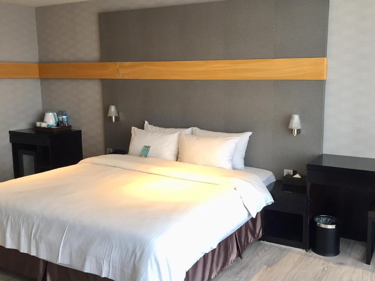 Fengjia Hotel Bell Taichung Exterior photo