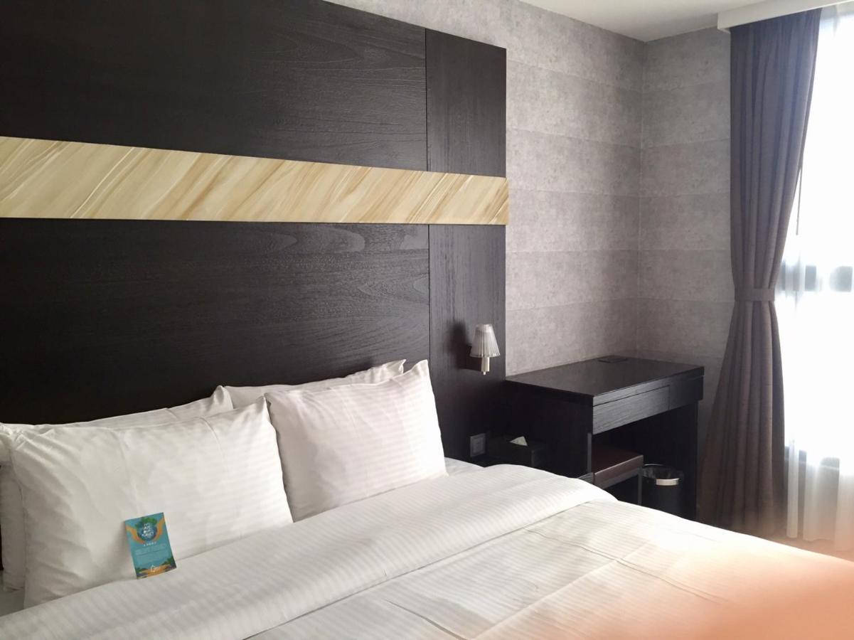 Fengjia Hotel Bell Taichung Exterior photo