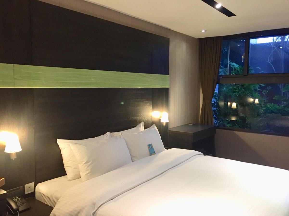 Fengjia Hotel Bell Taichung Exterior photo
