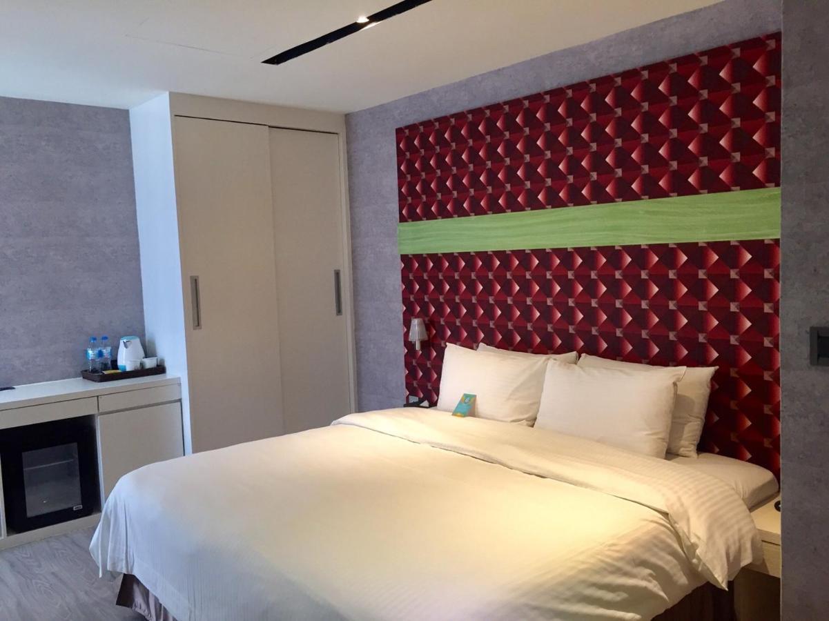 Fengjia Hotel Bell Taichung Exterior photo