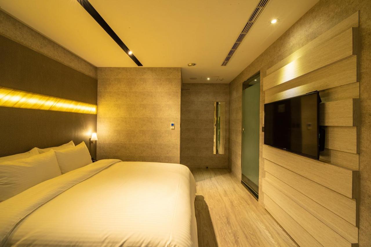 Fengjia Hotel Bell Taichung Exterior photo