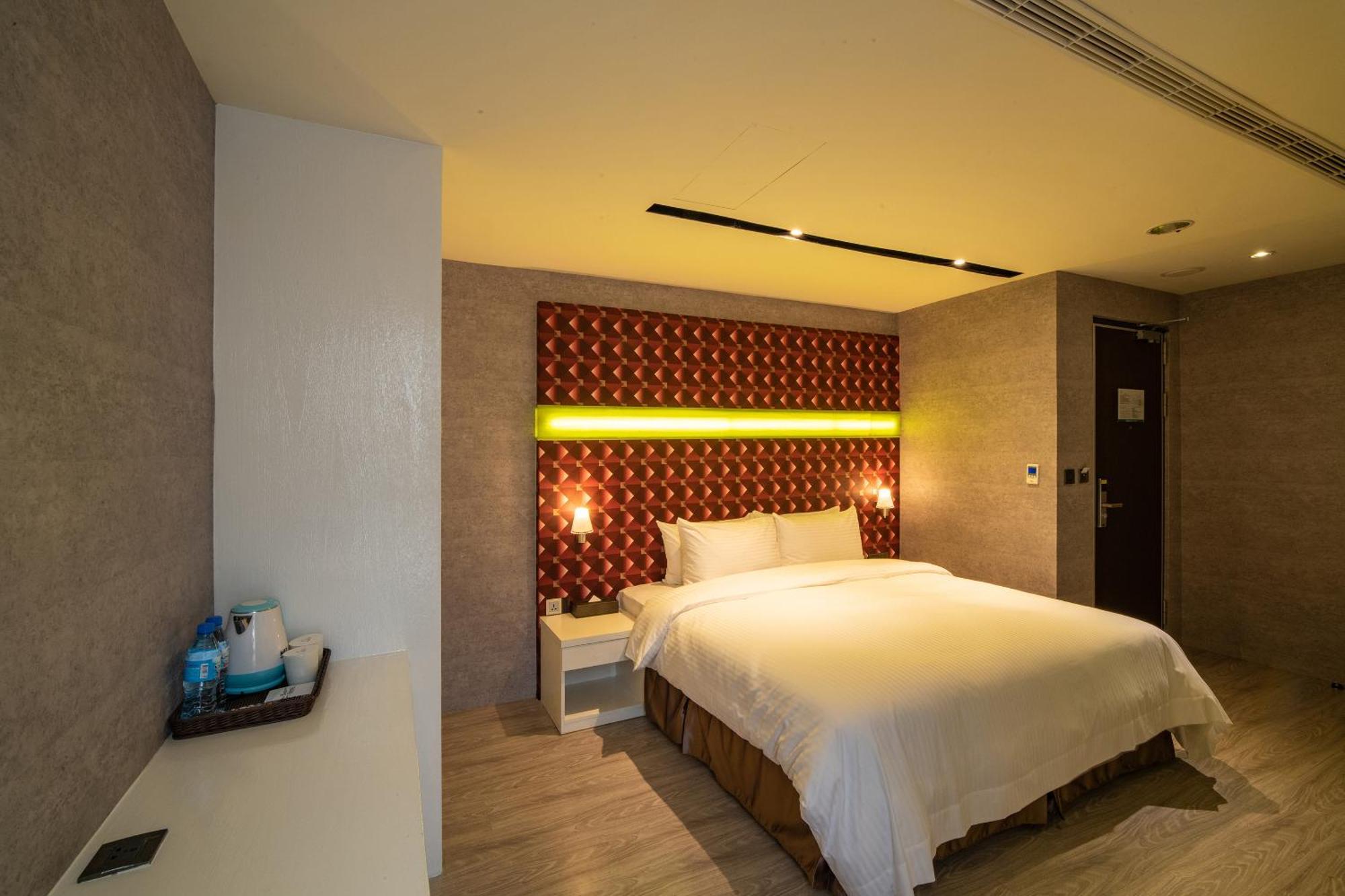 Fengjia Hotel Bell Taichung Exterior photo