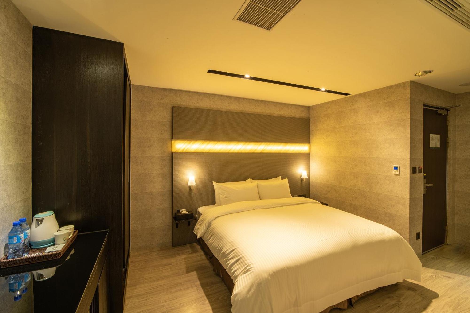 Fengjia Hotel Bell Taichung Exterior photo