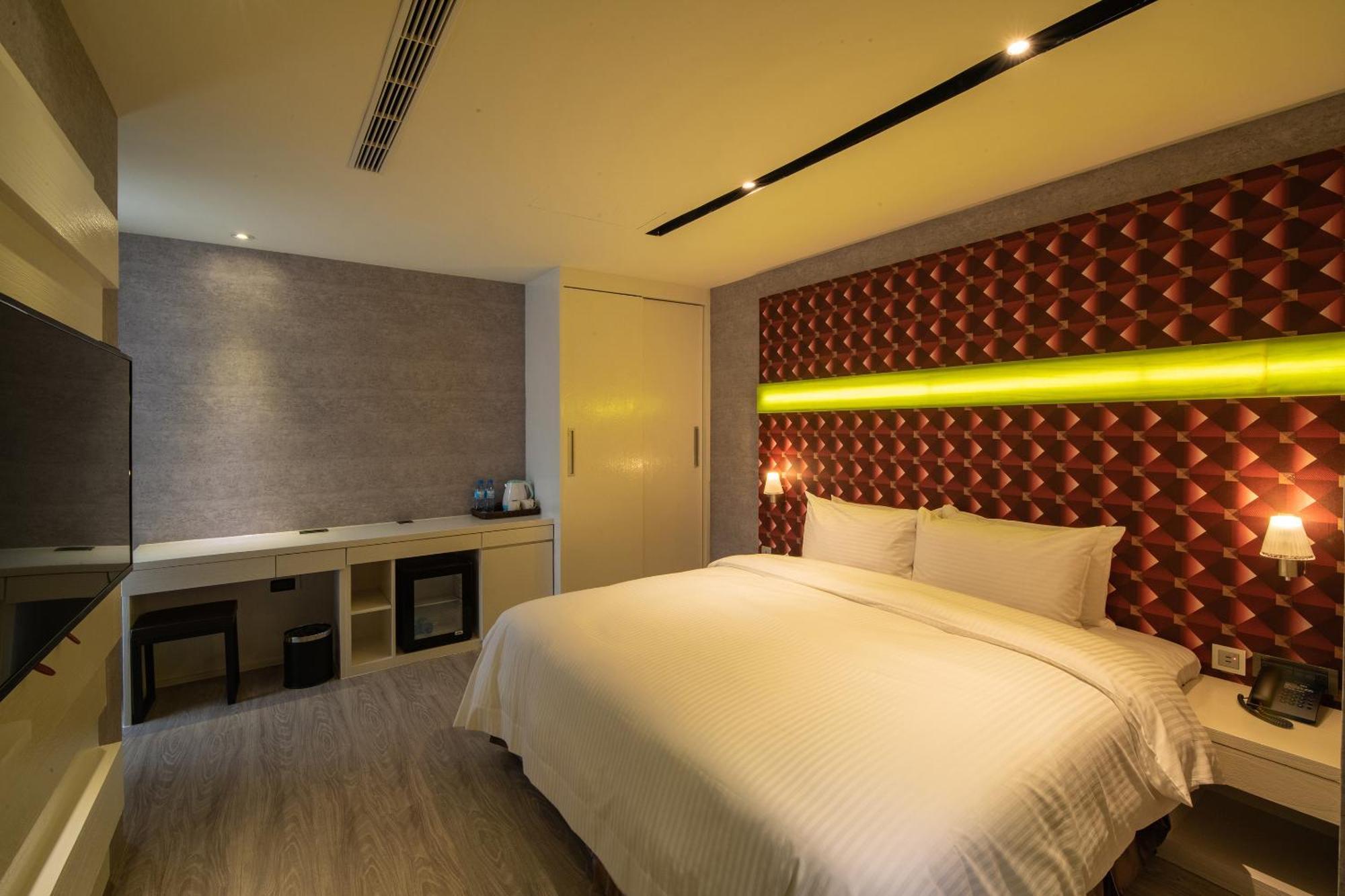 Fengjia Hotel Bell Taichung Exterior photo