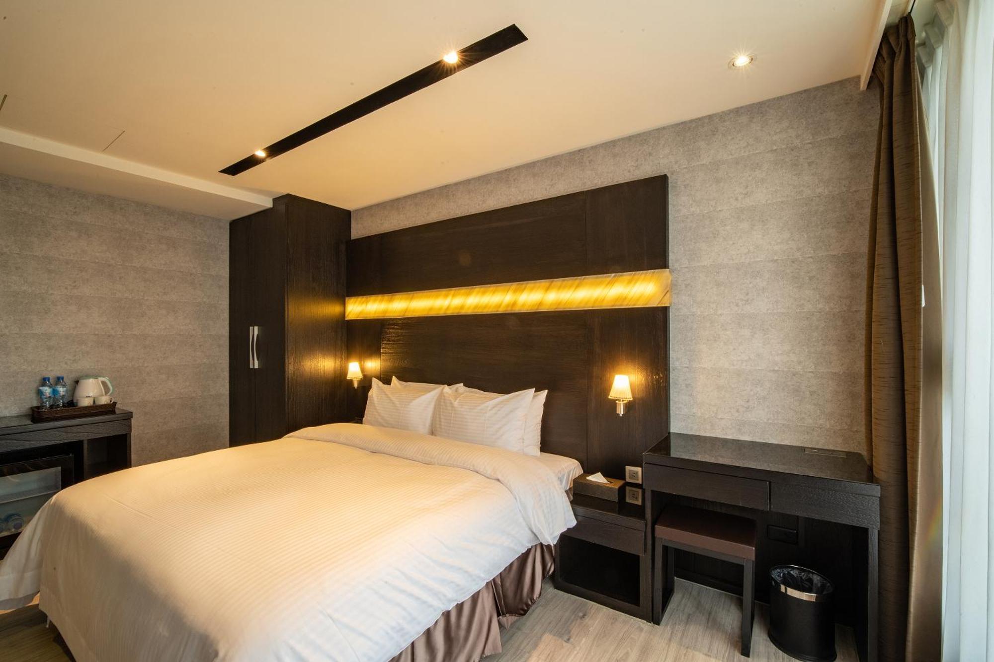 Fengjia Hotel Bell Taichung Exterior photo